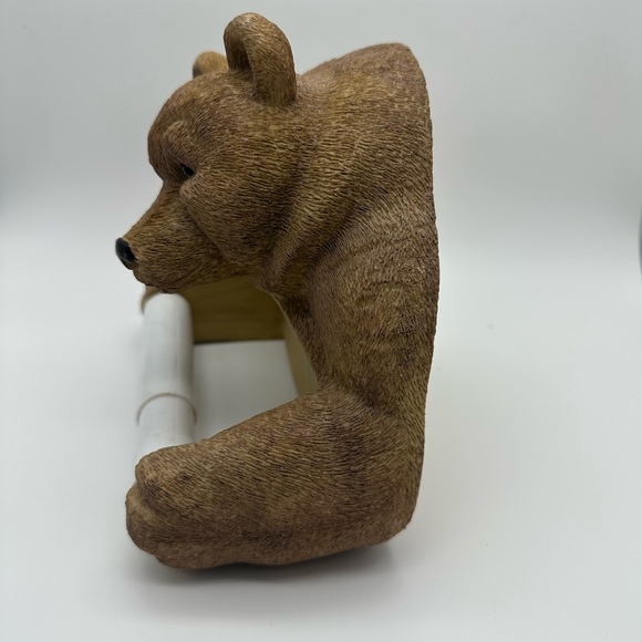 Rivers edge bear Toilet paper dispenser - Picture 3 of 10